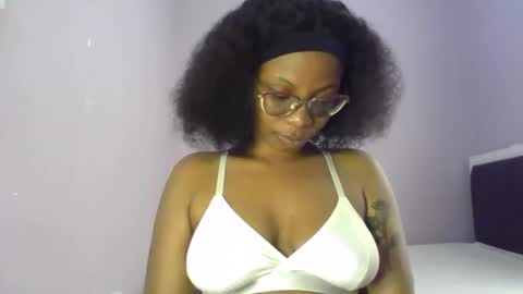 Lola Coco online show from April 10, 2026, 10:42 am