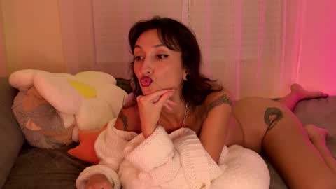 lola_la_lita online show from November 7, 2025, 7:19 am