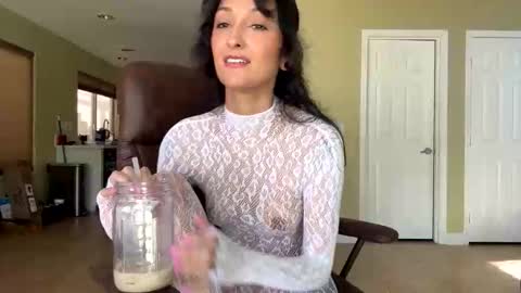 lola_la_lita online show from November 24, 2025, 7:02 pm