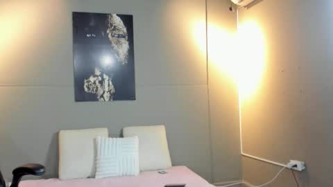 lola red online show from February 26, 2026, 7:24 pm