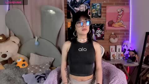 Snapshot of lolaa_bunnyy chatting on March 2, 2025, 3:45 am Lola Bunny online show from March 2, 2025, 3:45 am