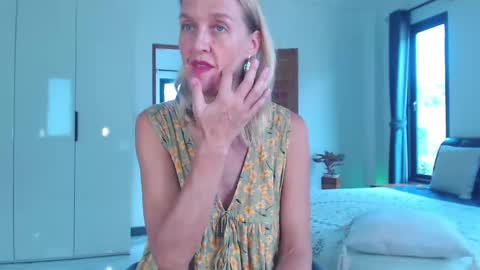 Lola online show from February 26, 2026, 5:28 am