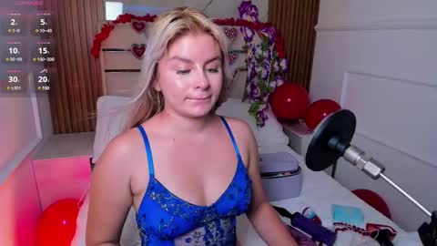 Snapshot of lolaangellx chatting on February 14, 2025, 8:37 pm Lola Angel online show from February 14, 2025, 8:37 pm