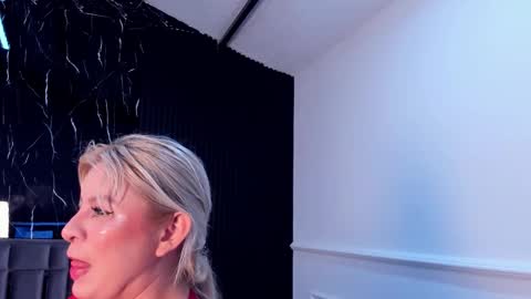 Snapshot of lolaangellx chatting on September 22, 2025, 7:49 pm Lola Angel online show from September 22, 2025, 7:49 pm