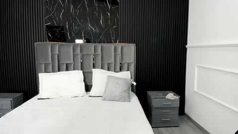 Lola Angel online show from November 29, 2025, 8:23 pm