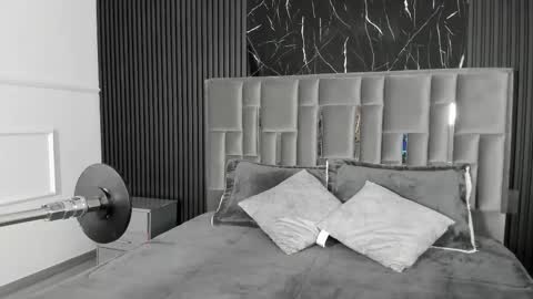 Lola Angel online show from January 12, 2026, 8:03 pm