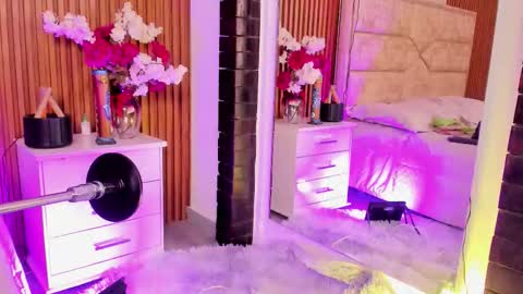 Lola Angel online show from February 27, 2026, 7:58 pm