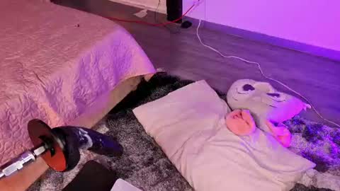 Lola Angel online show from June 11, 2026, 12:32 am