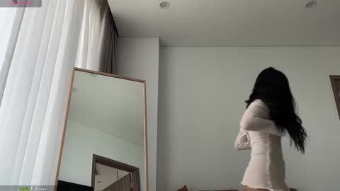 Lola online show from October 1, 2025, 3:12 am