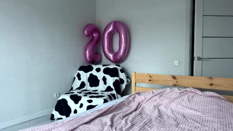 lolaatate online show from April 1, 2026, 3:51 am