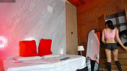 LolaBby1 online show from April 10, 2026, 8:24 pm