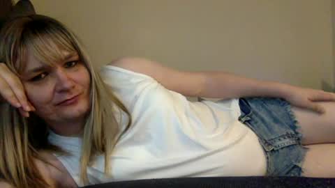 LolaJackson online show from June 13, 2026, 9:02 pm