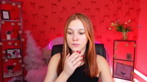 Snapshot of lolalemona chatting on December 18, 2024, 3:22 pm lolalemona online show from December 18, 2024, 3:22 pm