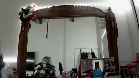 Lola Lixx online show from December 20, 2025, 6:42 am