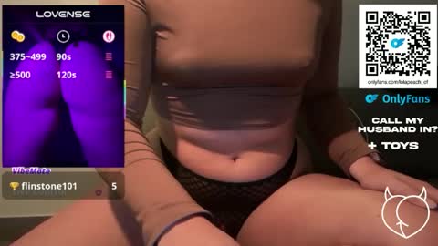 Snapshot of lolapeachtv chatting on December 1, 2025, 9:31 pm lolapeachtv online show from December 1, 2025, 9:31 pm