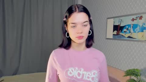 Snapshot of lolasoltren chatting on December 18, 2025, 8:31 am Tsarina online show from December 18, 2025, 8:31 am