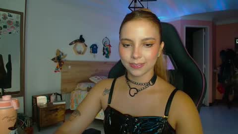 Lola doll online show from November 12, 2025, 9:36 pm