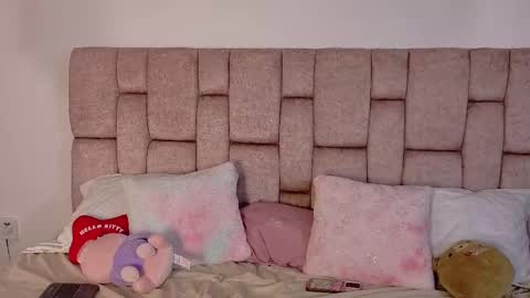 Lola online show from September 23, 2025, 12:08 pm