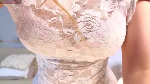 Lola online show from September 19, 2025, 8:16 am