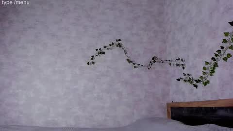 Mia online show from November 9, 2025, 5:28 am