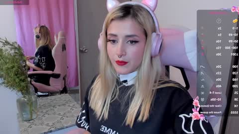 Snapshot of lolly_js_ chatting on December 30, 2024, 3:03 am Lolly online show from December 30, 2024, 3:03 am