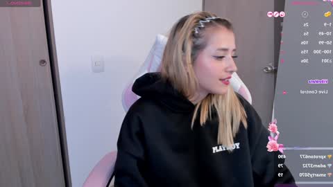 Snapshot of lolly_js_ chatting on December 31, 2024, 4:27 am Lolly online show from December 31, 2024, 4:27 am