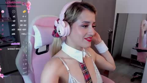 Snapshot of lolly_js_ chatting on January 13, 2025, 4:18 am Lolly online show from January 13, 2025, 4:18 am