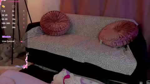 Snapshot of lolly_js_ chatting on October 12, 2025, 1:59 am Lolly online show from October 12, 2025, 1:59 am