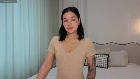 lolly_turner online show from May 17, 2026, 5:16 am