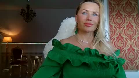 Roxy online show from December 15, 2024, 12:38 pm