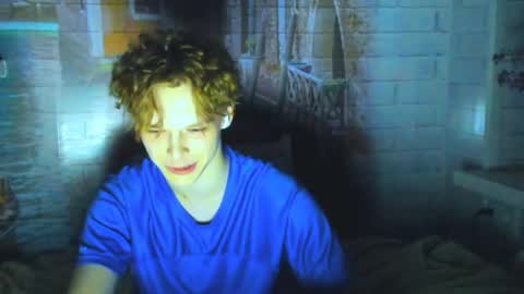 Snapshot of lolnoillimsary chatting on April 18, 2026, 9:48 pm Nelis online show from April 18, 2026, 9:48 pm