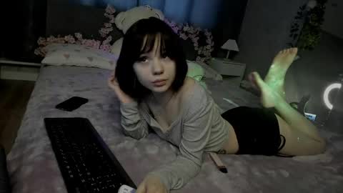 Loly online show from May 24, 2026, 9:25 am