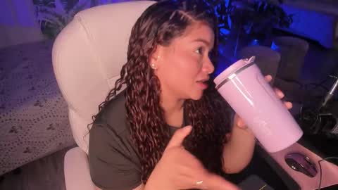 loly_marce online show from March 16, 2026, 8:57 pm