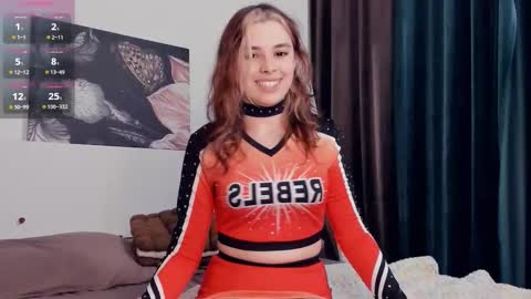 Lona online show from October 7, 2025, 6:49 pm