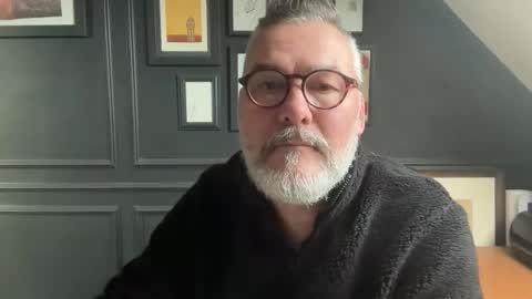 EnglishBear online show from January 19, 2026, 1:15 pm