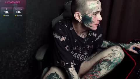 Snapshot of lone1ycrystal chatting on October 2, 2025, 10:06 pm Chris online show from October 2, 2025, 10:06 pm