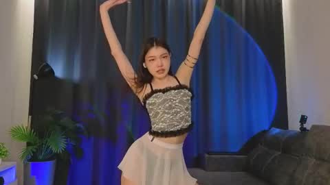 Snapshot of loney__tunes chatting on November 15, 2025, 4:03 pm Shy EvaStreams are everyday 9 AM - 3 PM GMT 3 online show from November 15, 2025, 4:03 pm