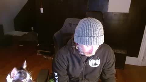 Snapshot of longhair021 chatting on January 4, 2025, 1:42 am longhair online show from January 4, 2025, 1:42 am