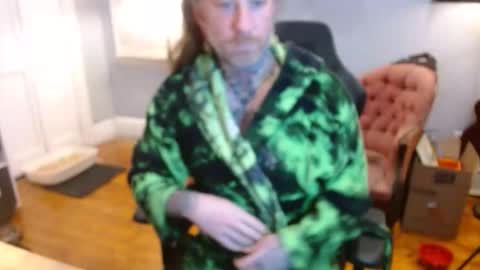 longhair online show from December 15, 2025, 4:28 am
