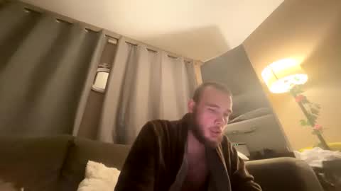 Unknowncouple online show from April 15, 2026, 7:58 pm