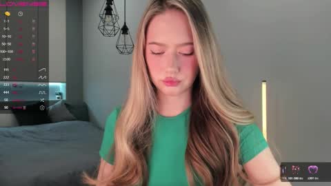 Snapshot of longoriaeva chatting on December 22, 2025, 10:56 am Eva online show from December 22, 2025, 10:56 am