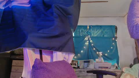 Londoncashmere69  online show from December 9, 2024, 5:41 pm