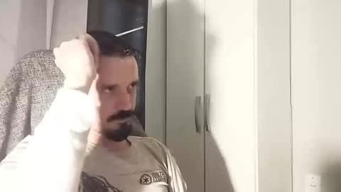 Lucas online show from November 9, 2025, 7:01 pm