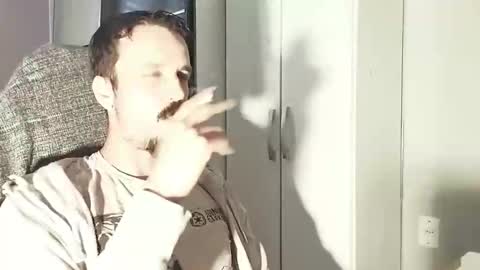 Lucas online show from December 2, 2025, 12:43 pm