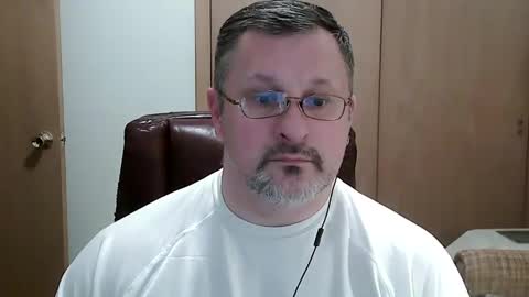 Snapshot of lookin75 chatting on February 24, 2025, 3:44 am lookin75 online show from February 24, 2025, 3:44 am