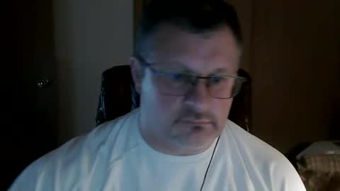 Snapshot of lookin75 chatting on October 7, 2025, 2:31 am lookin75 online show from October 7, 2025, 2:31 am