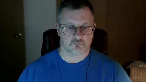 Snapshot of lookin75 chatting on October 21, 2025, 3:40 am lookin75 online show from October 21, 2025, 3:40 am