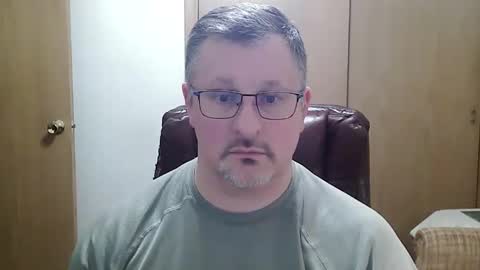 Snapshot of lookin75 chatting on February 2, 2026, 1:37 am lookin75 online show from February 2, 2026, 1:37 am