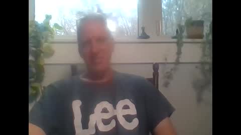 Snapshot of lookingforanopening chatting on December 20, 2025, 6:26 pm lookingforanopening online show from December 20, 2025, 6:26 pm