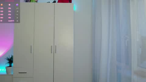 Luna online show from December 22, 2025, 10:01 am